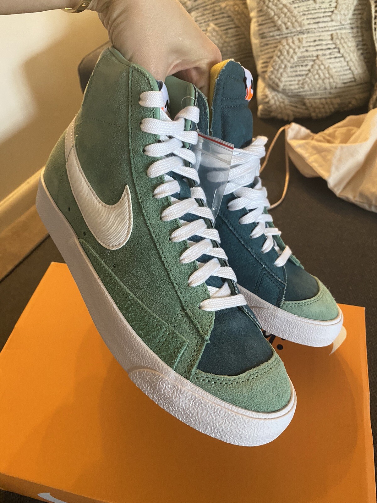 Vintage Suede Blazer Mid 77 Retro Sneakers Men's Size 6.5-image