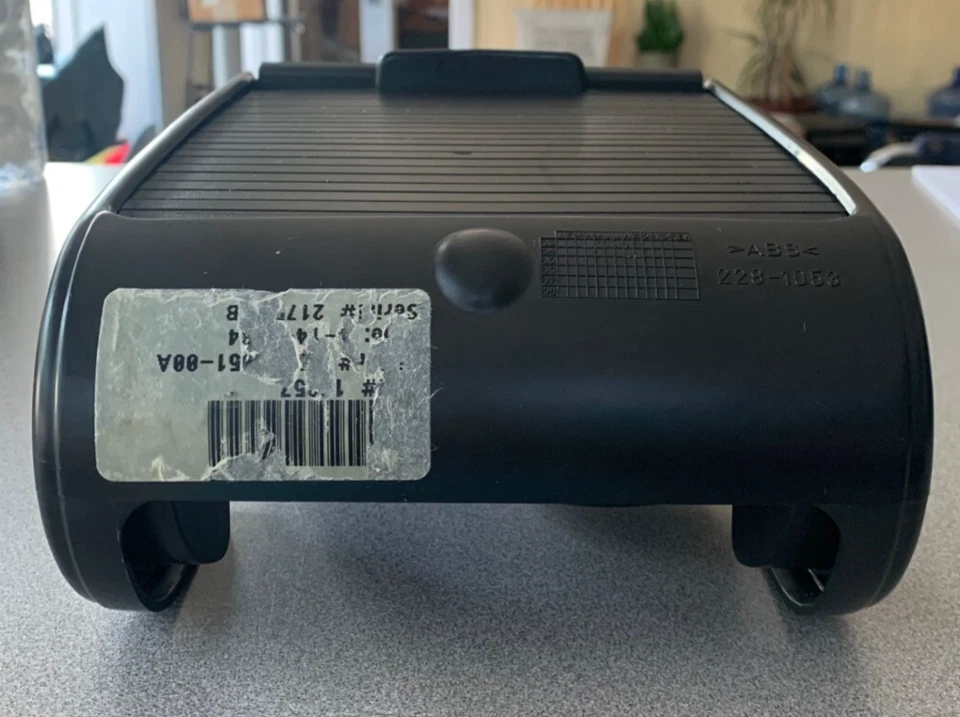 04-07 CADILLAC SRX CONSOLA CENTRAL DELANTERA PORTAVASOS 228-1053/228-1052 USADO OEM Foto 3 de 4