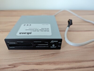 Akasa AK-ICR-11 Internal Media Card Reader 3,5 Zoll with Bluetooth