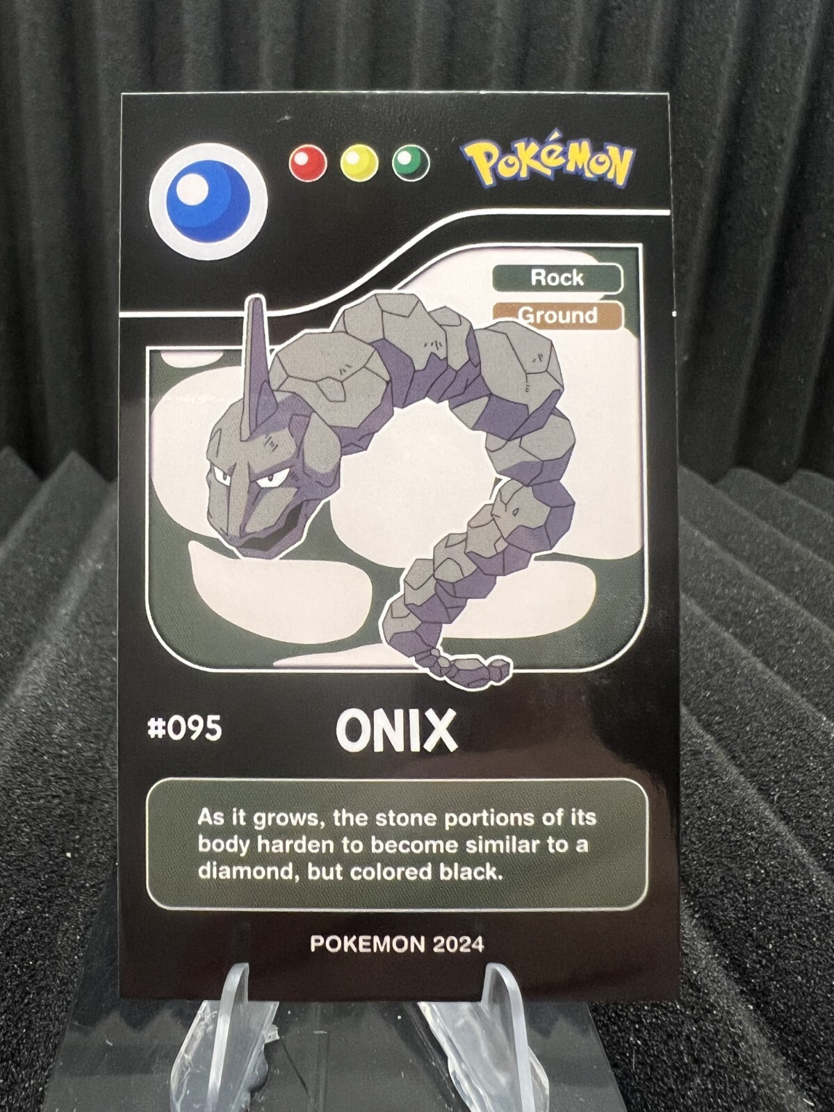 Onix #95 - Pokedex Black Kanto 2024 - Pokemon Card NM