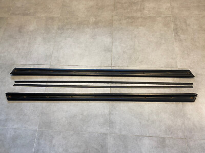 MB G W463 Exterior Front Right Door Rocker Moulding A4636902862 
