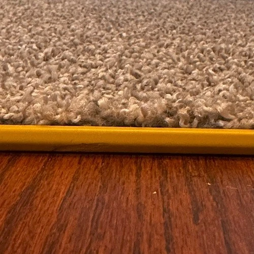 Alfombra Residencial Azulejos Beige Escarchado 9 - 24"x24" 36 pies cuadrados pelar y pegar Foto 4 de 4