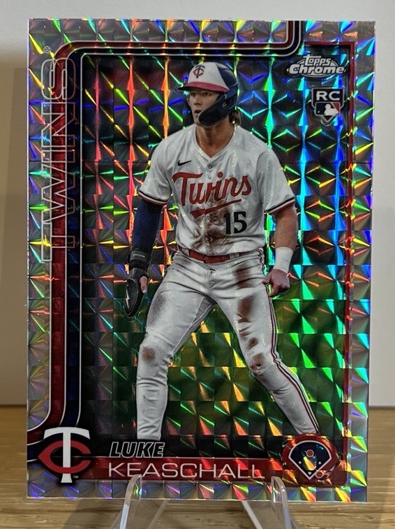 2025 Topps Chrome Update - Luke Keaschall #USC106 Geometric Refractor (RC)