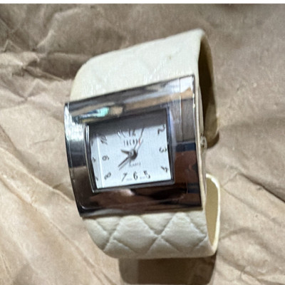 TREND Women's Analog Quartz Wristwatch White Cuff Band Silver Rectangle Case