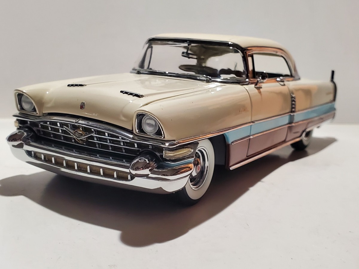 ダンバリーミント製　1956 デソート　スポーツマンクーペ　1:24 Danbury Mint 1956 Packard Caribbean 1:24 Scale Diecast Model Car