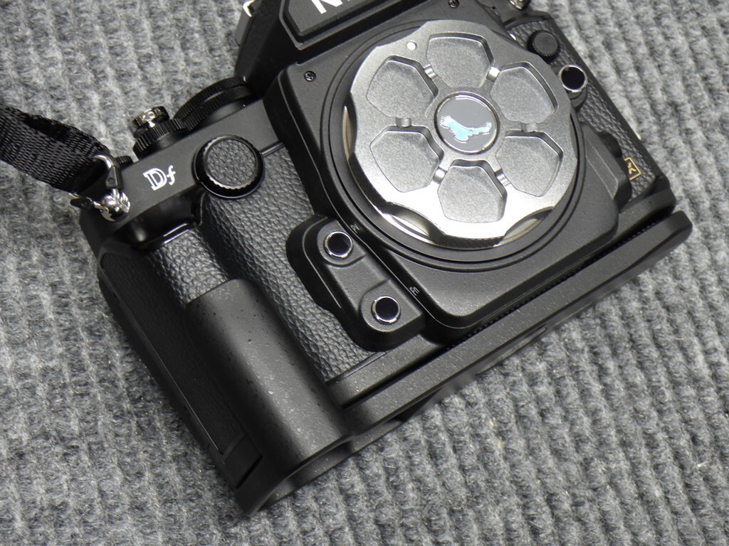 Nikon DF-GR1 DFGR1 Grip for Df FX Full Frame Digital Camera Nikon DF-GR1 DFGR1 Grip for Df FX Full Frame Digital Camera