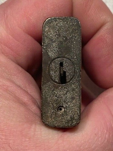 Antique People's Gas, Light, & Coke Co. Padlock P. G. L. & C. Co. Chicago No Key - Picture 3 of 4