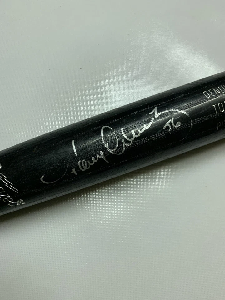 Tony Alvarez Hand Signed Game Used Baseball Bat Auto Pittsburgh Pirates Cracked - Image 2 of 4