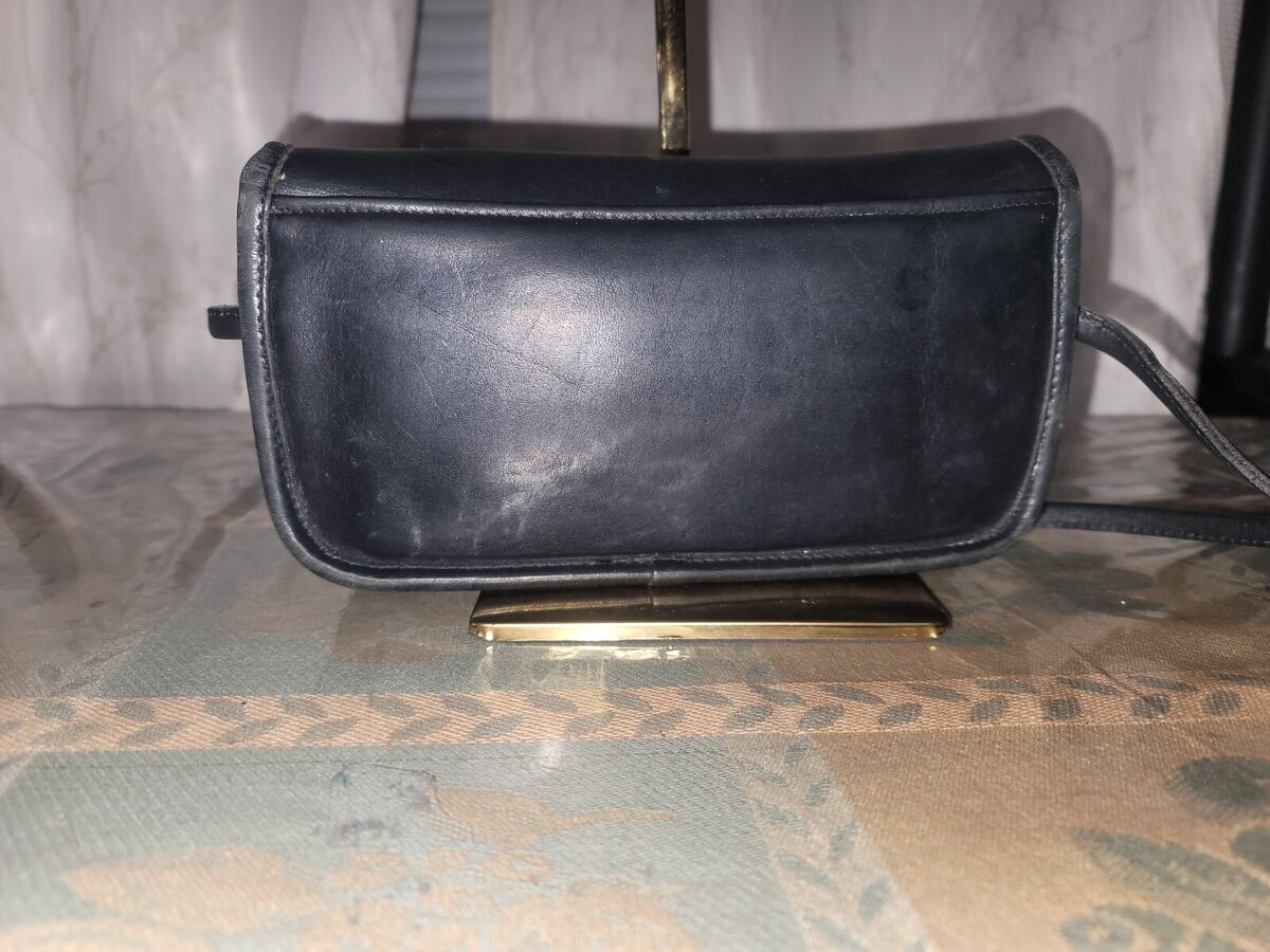 Vintage 1980's Coach Black Leather Dinky Bag Shoulder Vintage 1980's Coach Black Leather Dinky Bag Shoulder