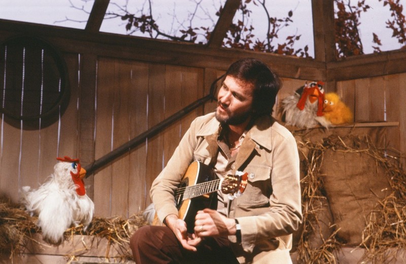 LMP105-175 1970s The Muppet Show Roger Miller On Set Shot ORIG 35mm Color Slide