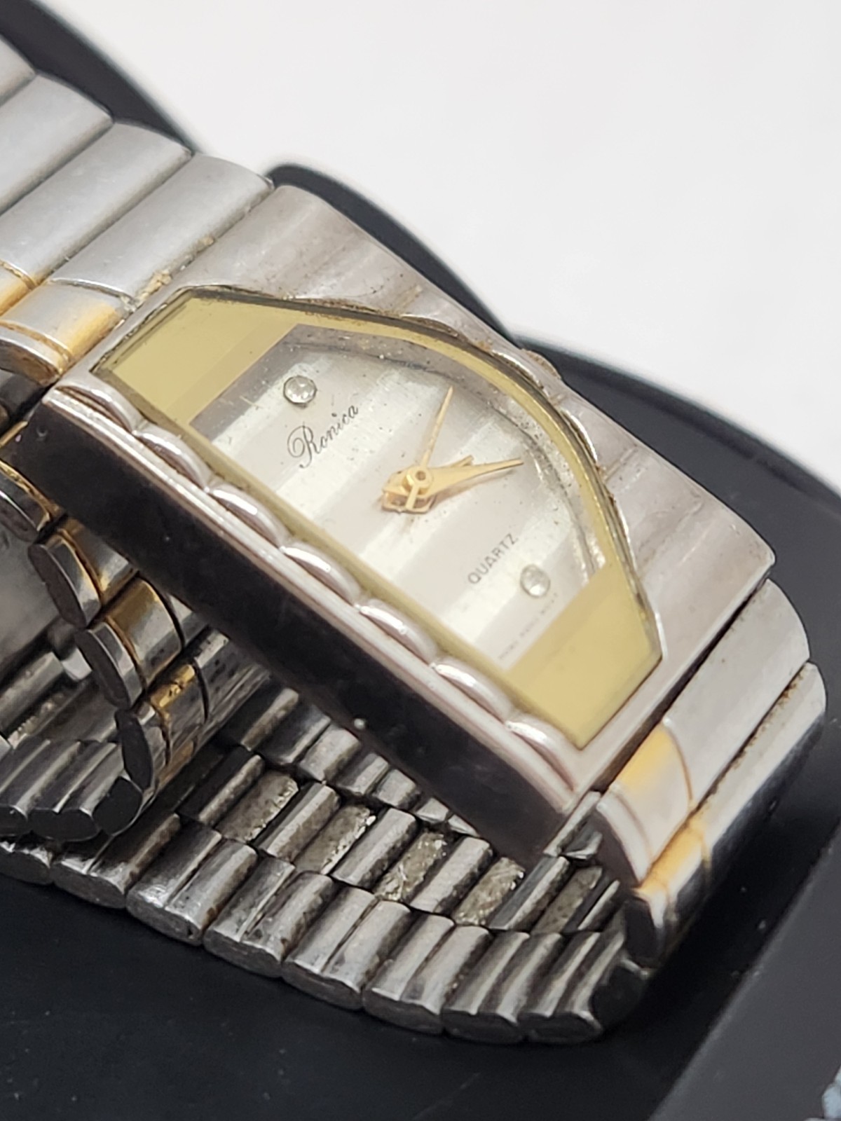 Ronica Quartz Two Tone Rectangular Fresh Battery … - image 4