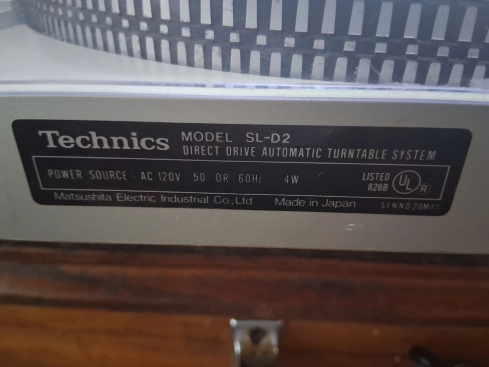 Technics SL-D2 直驱自动转盘带防尘罩经过全面测试 — 第 3/4 张图片