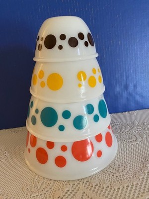 1950S VINTAGE HAZEL ATLAS POLKA DOT MIXING BOWL SET