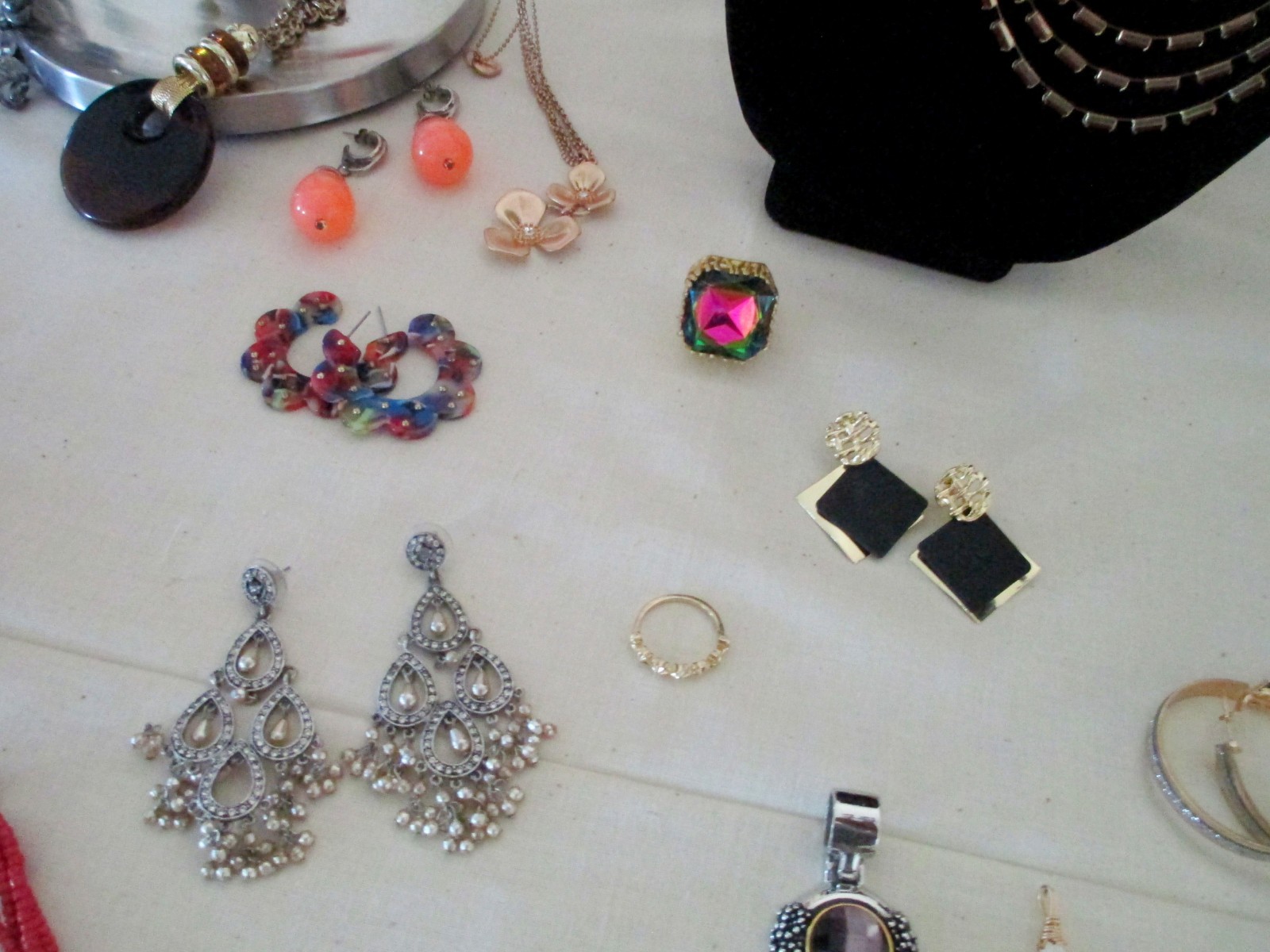 88pc Statement Fun NECKLACE Bracelet Earring Misc… - image 19