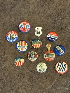 12 Franklin Roosevelt Pinbacks