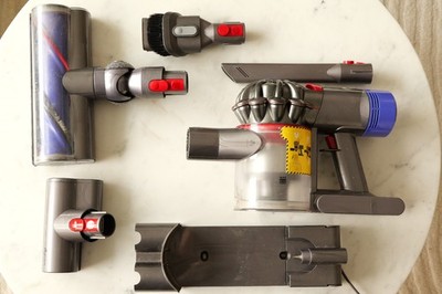 Dyson Dyson V8 Animal+ 257253-02 Stick Vacuum Cleaner