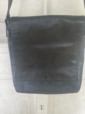 VINTAGE ZARA MINIMALIST BLACK LEATHER CROSSBODY BAG VINTAGE VINTAGE ZARA MINIMALIST BLACK LEATHER CROSSBODY BAG VINTAGE