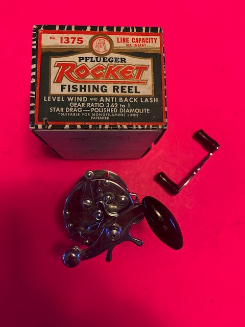 VINTAGE PFLUEGER ROCKET NO. 1375 LEVELWIND FISHING REEL WITH THE