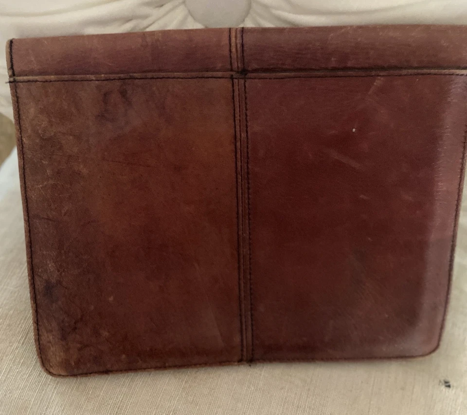 Bolso sin asas Brighton Heart 1991 vintage de cuero rojo 9 1/2 X 7 1/2 X 1/2 pulgadas Foto 3 de 4