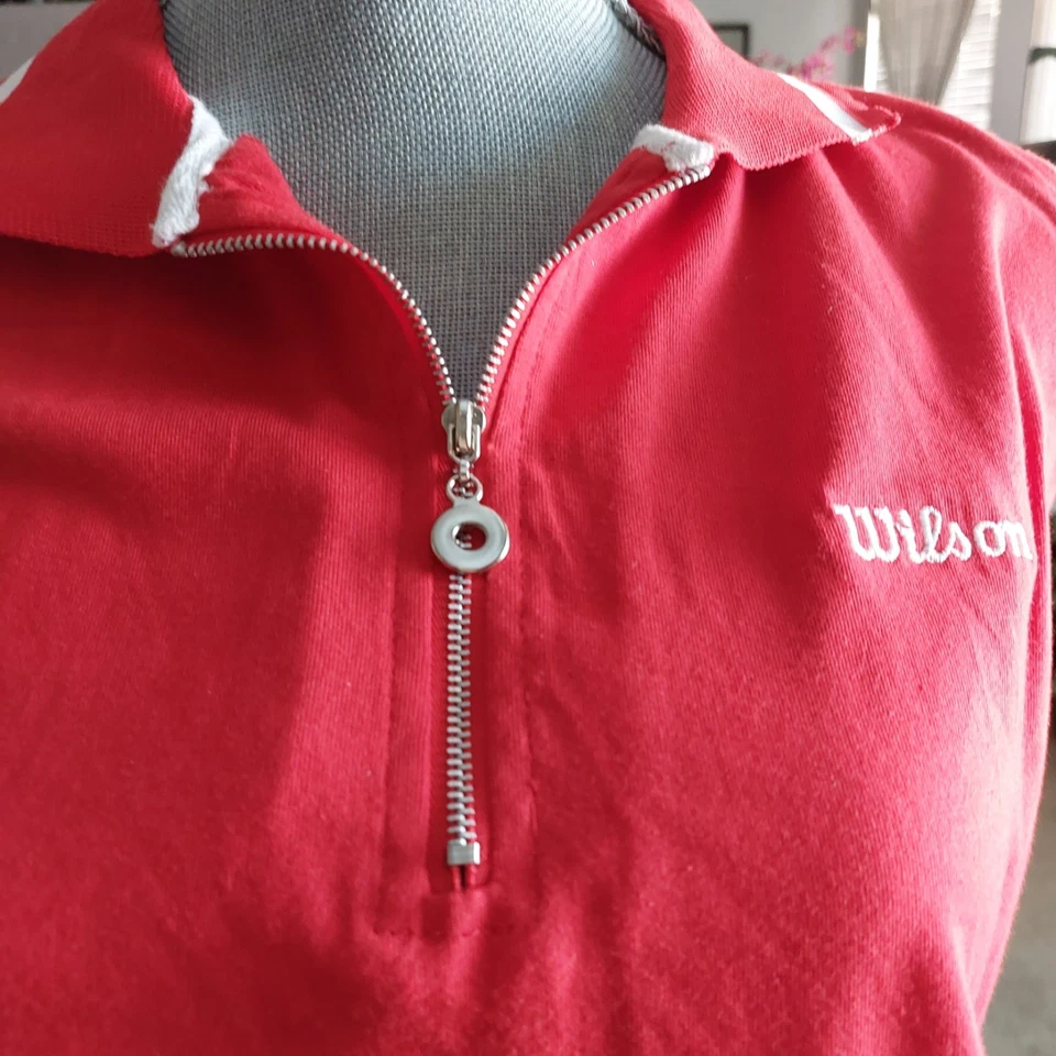 Camisa Tenis Wilson Cuello ROJO Blanco Sin Mangas Media Cremallera Mujer’s Talla L NUEVA Foto 3 de 4