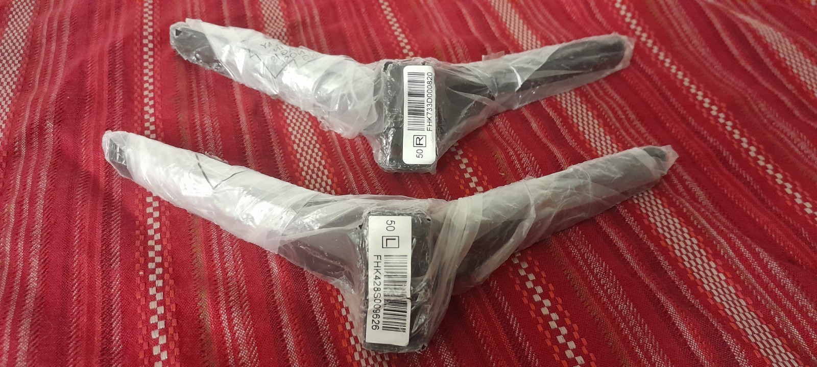Legs V505-j09 7h08b0000n501 7h08b0000p501 Has Screws