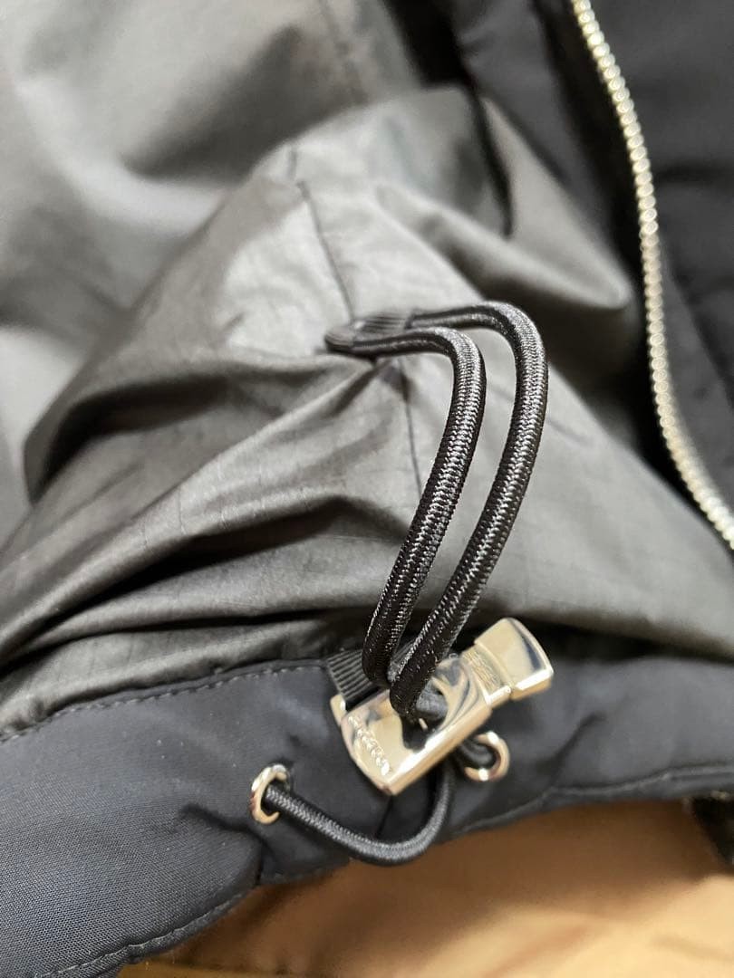 BURBERRY Nylon Padded Jacket - image 11