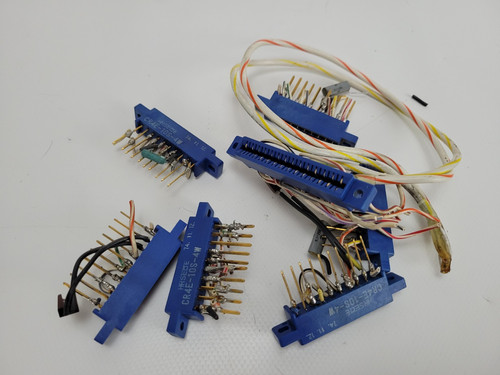 ACCUPHASE E202 INTEGRATED AMPLIFIER PARTS:  LOT OF CONECTORS