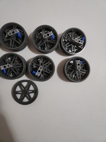 LEGO Star Wars: Clone Turbo Tank (8098) - INCOMPLETE - WHEELS ONLY Lot Of 8