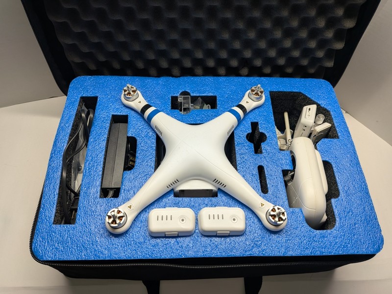 DJI Phantom2 Vision Plus Drone PV331 W/RemoteController Range Extender UNTESTED