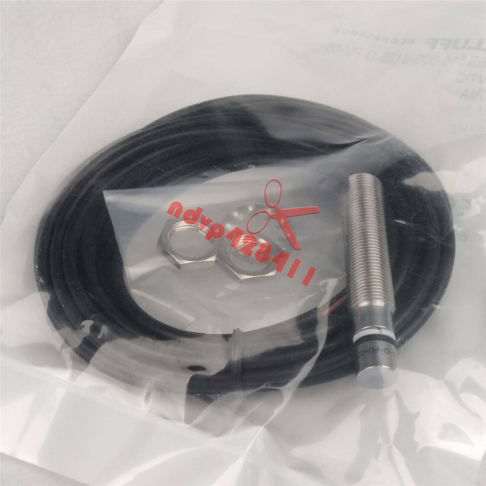 One BALLUFF BES 516-300-S135-D-PU-05 Proximity switch New image 3