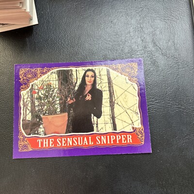 B18s The Addams Family Movie 1991 Topps #14 Morticia Angelica Huston