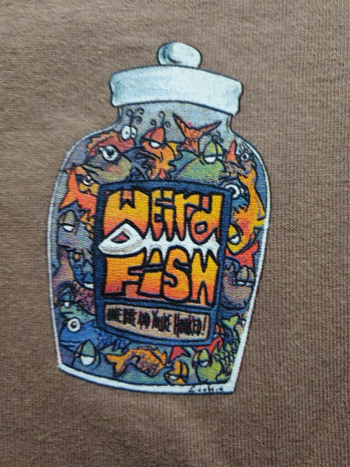 BRAND NEW WITH TAGS - BOY'S WEIRD FISH FUNKY FISH DESIGN T SHIRT AGE 7-8YRS. - Image 3 of 4