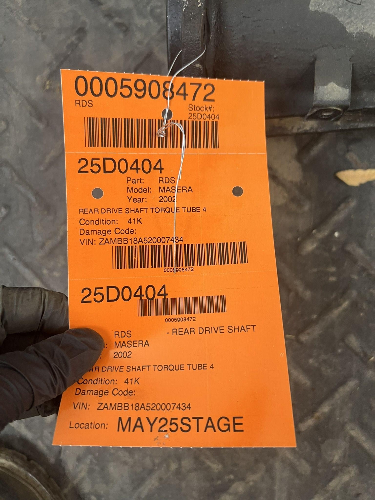 02-06 MASERATI SPYDER 4.2 AT REAR DRIVE SHAFT TUBE