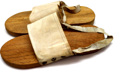 WWII Japanese Wooden Sandals Clogs Geta size Small 9 9/16inL x 3 3