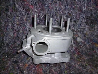 cylindre réalésage neuf en diamètre 57,50mm pour YAMAHA 125 TZR réf 2RH-11311-00 - Photo 1/4