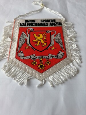 FANION FOOTBALL USJOA VALENCE, dimensions sans les franges 7,8X9,8 cm