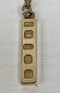 9ct Gold 375 Bar Ingot Pendant & Chain Hallmarked Birmingham 1981 5.40gm