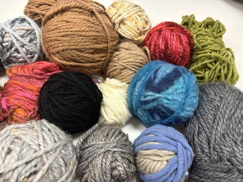 Destash 26 Balls Of Bulky Yarn Mostly Acrylic Over 2 Pounds Nice Colors image 3