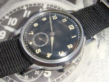 40s WW2 era vintage mens military style watch fixed lugs in excellent condition