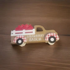 Strawberry Patch Truck with Loads of Strawberries Shelf / Table Decor See Descr