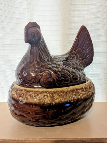 Hull Pottery USA Brown Drip Large Hen Chicken on Nest Bake and Serve Casserole