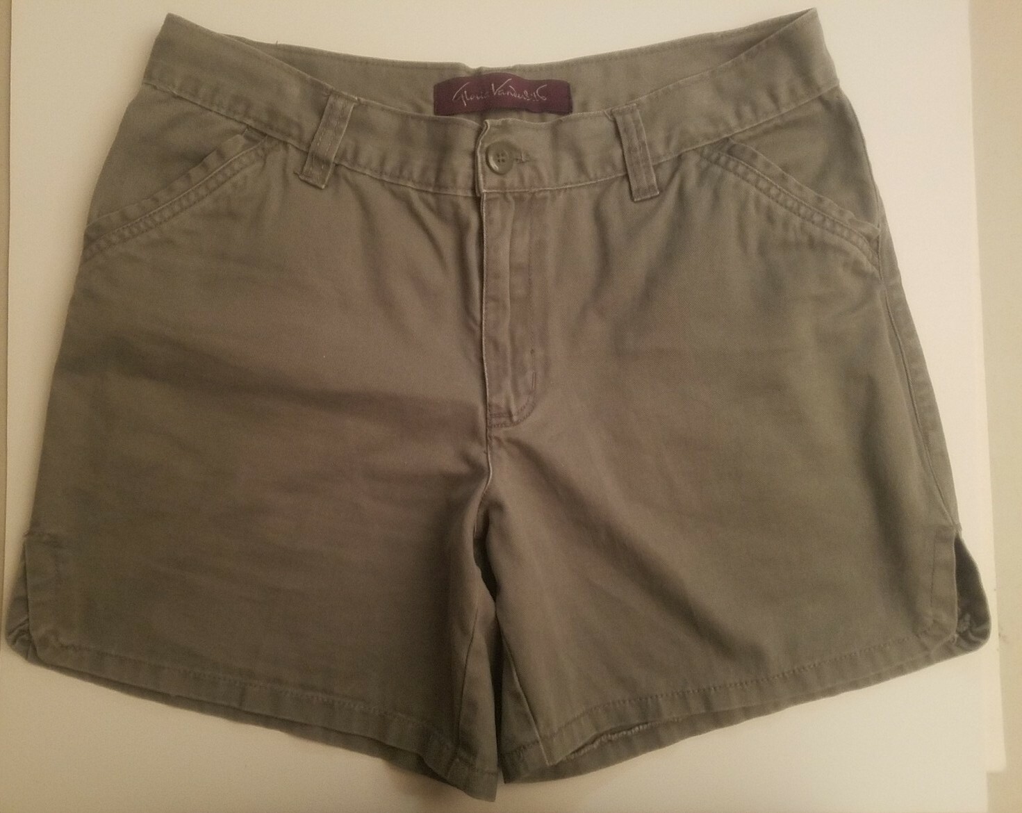 GLORIA VANDERBILT Shorts Women Sz Khaki Green Cotton Pockets