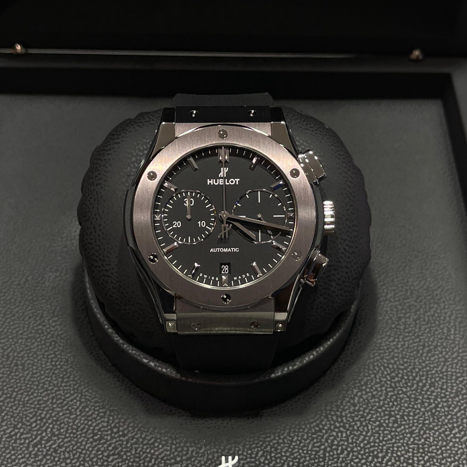 HUBLOT 521.NX.1171.RX  CLASSIC FUSION TITANIUM CASE GREY RUBBER STRAP 45MM