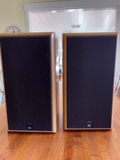 1 Pair of JBL 26090 Woodgrain Finish Speakers Titanium Tweeters 8 Ohms - 97