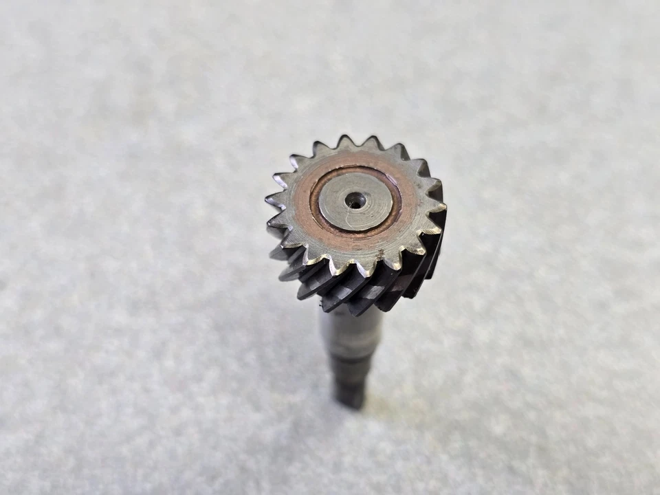 EXCELLENT ORIGINAL PORSCHE 911 915 TRANSMISSION MECH SPEEDO DRIVE END SHAFT NLA - Image 4 of 4