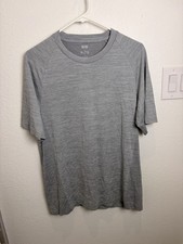 Uniqlo AIRism Mens Medium Gray Performance T Shirt Crew Neck Athletic Activewear