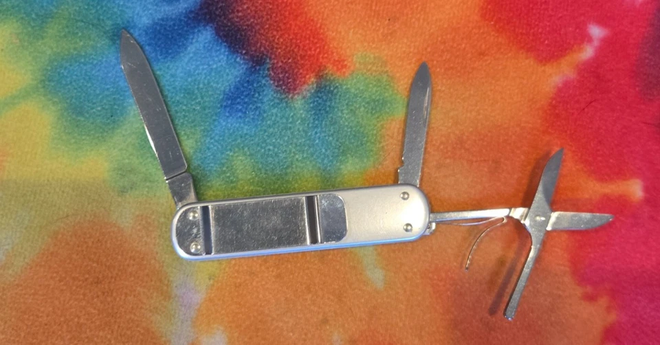 Navaja Suiza Victorinox Clip para Dinero (Embajador Alox) Caja Original y Papeles Foto 3 de 4