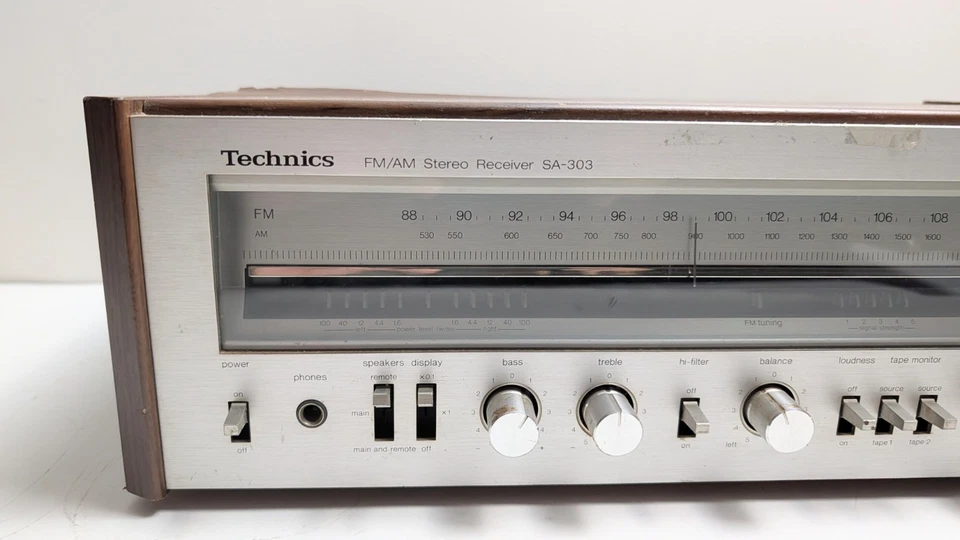 Technics SA-303 AM FM Receptor Estéreo Probado Como Está/Piezas Envío Gratuito Foto 4 de 4