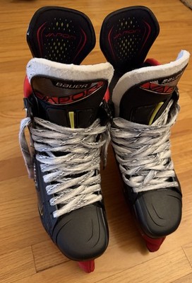 BAUER VAPOR 2X PRO Mens Hockey skates 10D excellent condition used 2X + soakers
