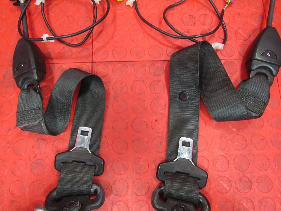 08-09 Pontiac G8 Front Driver Passenger Seat Belts Retractors Pair Black 6072 Foto 3 de 4